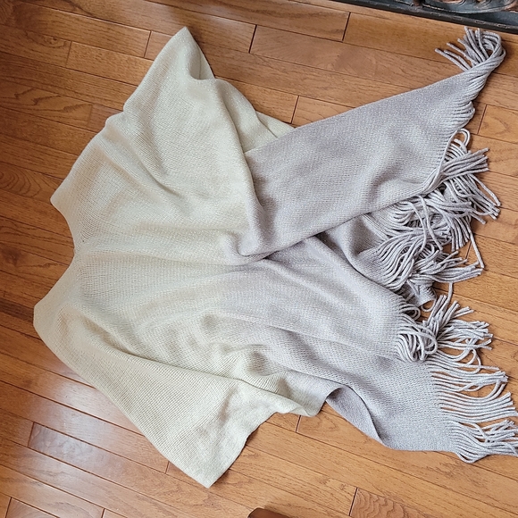 Maurices Sparkly Ombre Poncho w Opening - Picture 4 of 4